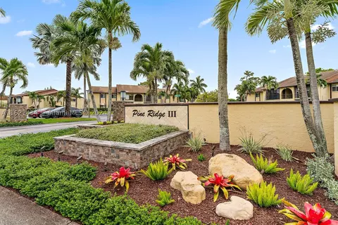 341 Pine Ridge Cir #B-2, Greenacres, FL 33463
