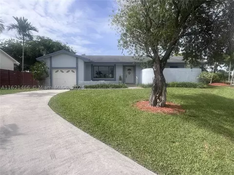 21545 SW 97th Pl, Cutler Bay, FL 33189