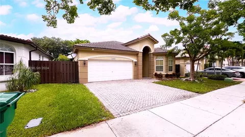 10959 NW 80th Ln, Doral, FL 33178