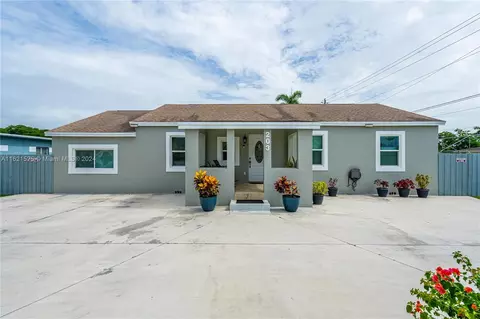 203 NW 2nd St, Homestead, FL 33030