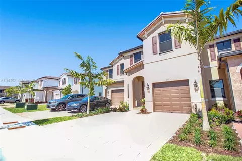 3325 W 111th St, Hialeah, FL 33018