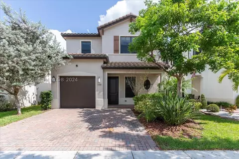 3399 W 99th Pl, Hialeah, FL 33018 photo 1