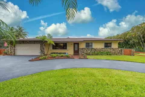 4000 SW 108th Ter, Davie, FL 33328