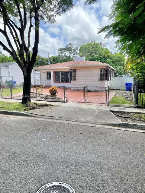 219 SW 26th Rd, Miami, FL 33129