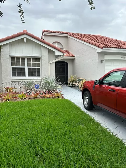 6328 NW 175th Ter, Hialeah, FL 33015