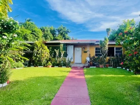 904 NE 164th St, North Miami Beach, FL 33162