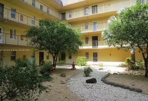 2831 Somerset Dr #206, Lauderdale Lakes, FL 33311