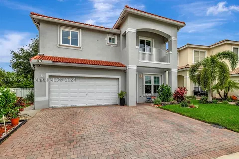 2070 NW 77th Ter, Pembroke Pines, FL 33024