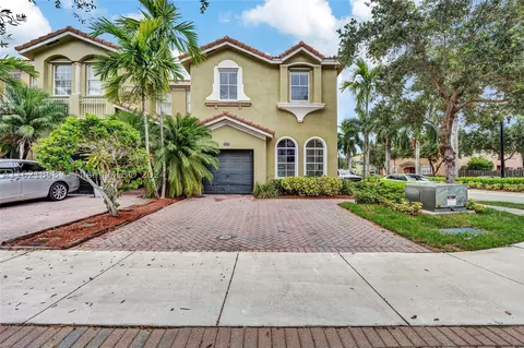 2447 SE 14th St, Homestead, FL 33035