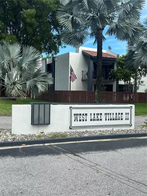 470 W Park Dr #104, Miami, FL 33172