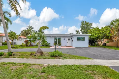 4921 NE 23rd Ave, Lighthouse Point, FL 33064