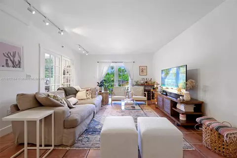 1400 Salzedo St #302, Coral Gables, FL 33134