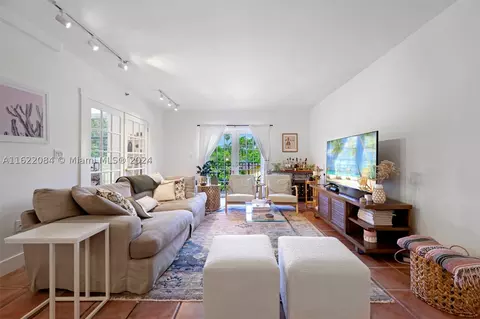 1400 Salzedo St #302, Coral Gables, FL 33134