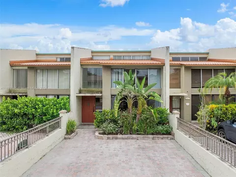 741 E Coco Plum Cir #6, Plantation, FL 33324