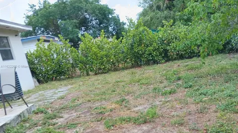 Exterior - 6474 SW 26th St, Miramar, FL 33023 photo 4 of 4