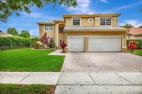 1826 NW 127th Ave, Pembroke Pines, FL 33028