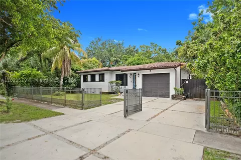 984 NE 145th St, North Miami, FL 33161