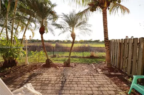 230 SE 29th Ave #6, Homestead, FL 33033