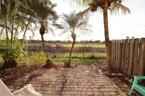 230 SE 29th Ave #6, Homestead, FL 33033