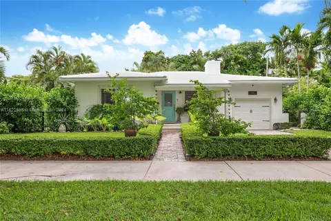 4911 Riviera Dr, Coral Gables, FL 33146