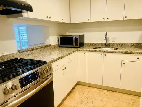 Undisclosed, Pinecrest, FL 33156 photo 2