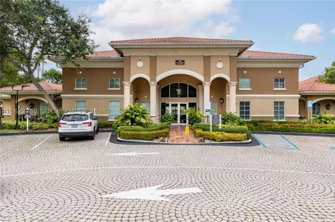100 SW 117th Ter #2107, Pembroke Pines, FL 33025