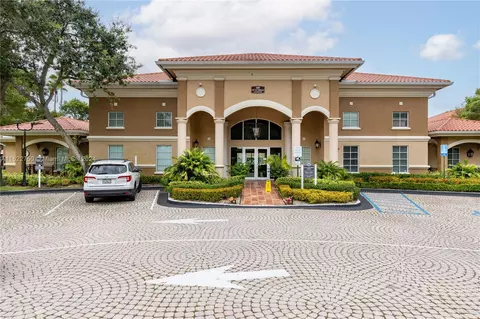 100 SW 117th Ter #2107, Pembroke Pines, FL 33025