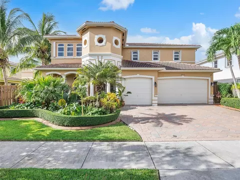 8830 SW 204th St, Cutler Bay, FL 33189