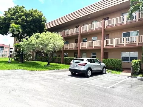 9660 Sunrise Lakes Blvd #103, Sunrise, FL 33322