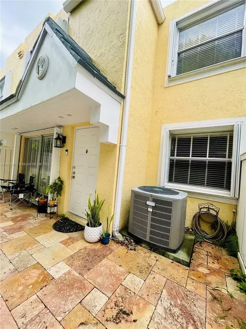 6855 SW 45th Ln #7, Miami, FL 33155
