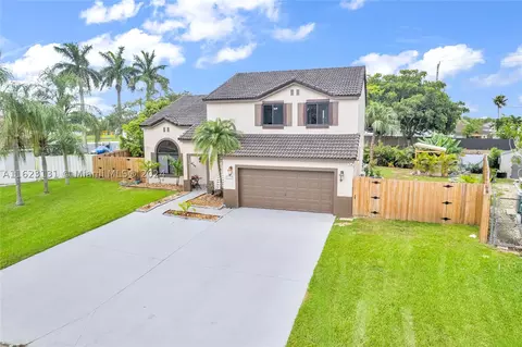 13732 SW 179th Ter, Miami, FL 33177