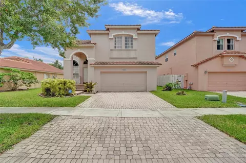 18434 NW 9th St, Pembroke Pines, FL 33029