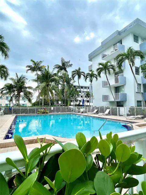 1801 S Treasure Dr #426, North Bay Village, FL 33141