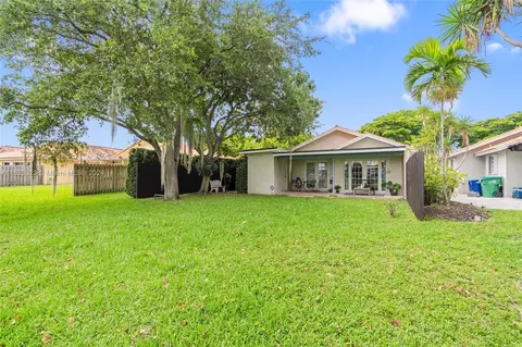 7325 Coldstream Dr, Hialeah, FL 33015 photo 37