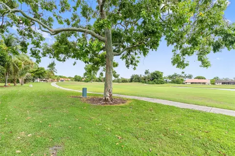7325 Coldstream Dr, Hialeah, FL 33015 photo 39