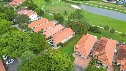 7325 Coldstream Dr, Hialeah, FL 33015 photo 3
