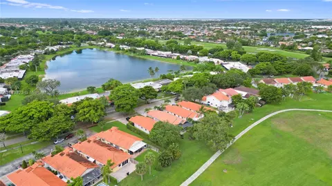 7325 Coldstream Dr, Hialeah, FL 33015 photo 46