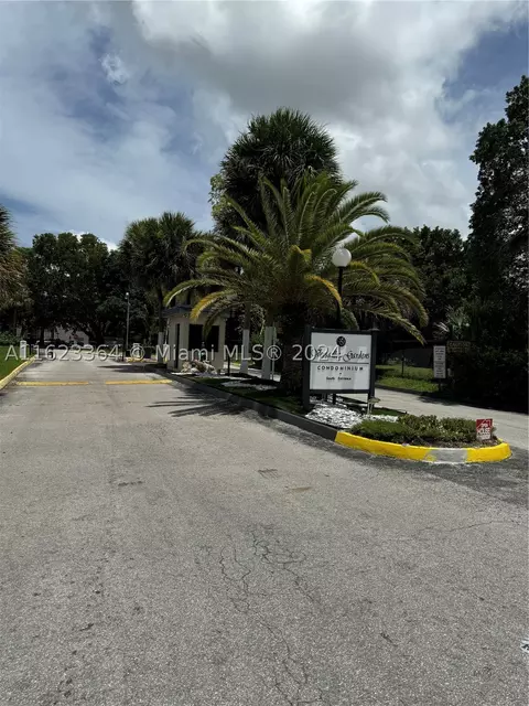 7801 S Colony Cir S #101, Tamarac, FL 33321