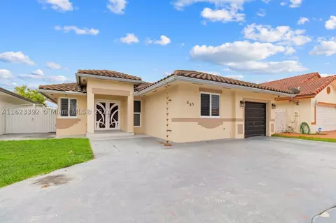885 NW 135th Ct, Miami, FL 33182