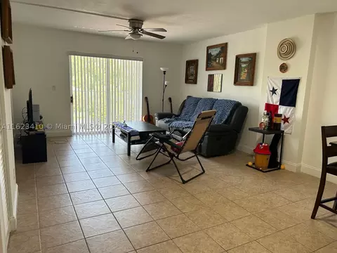 8260 SW 210th St #203, Cutler Bay, FL 33189