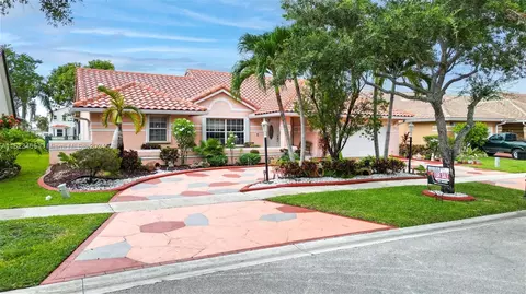 556 NW 164th Ave, Pembroke Pines, FL 33028