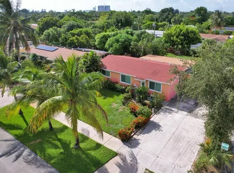 926 W Kalmia Dr, Lake Park, FL 33403