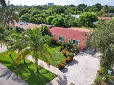926 W Kalmia Dr, Lake Park, FL 33403