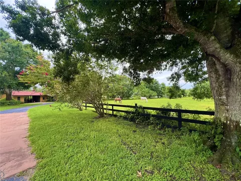 Exterior - 2110 NE 39th Blvd, Okeechobee, FL 34972 photo 10 of 16