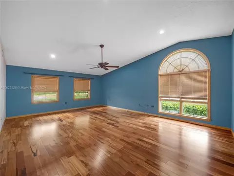 Living - 2110 NE 39th Blvd, Okeechobee, FL 34972 photo 2 of 3