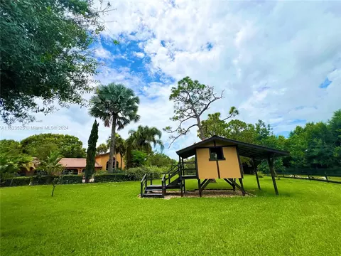 Exterior - 2110 NE 39th Blvd, Okeechobee, FL 34972 photo 6 of 16