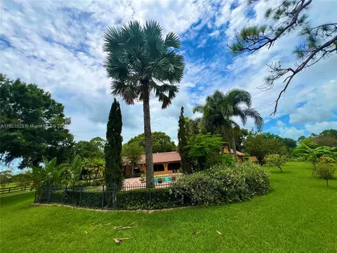 Exterior - 2110 NE 39th Blvd, Okeechobee, FL 34972 photo 9 of 16