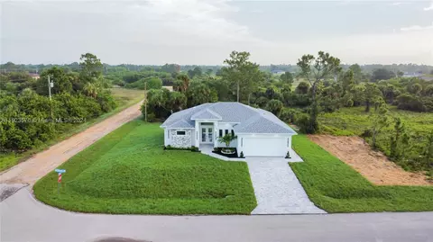 919 Green, Lehigh Acres, FL 33974