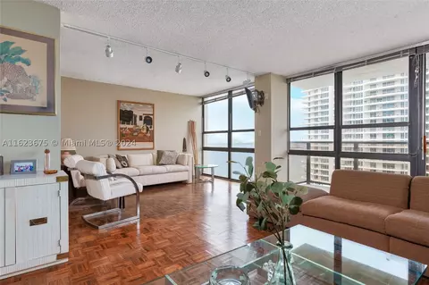 600 NE 36th St #1707, Miami, FL 33137