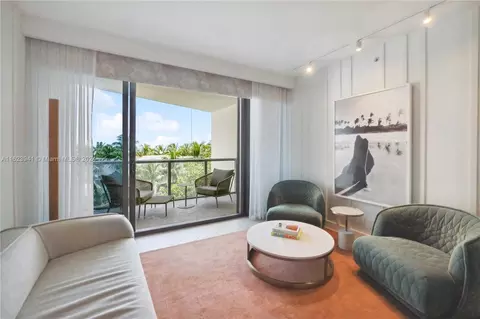 2201 Collins Ave #327, Miami Beach, FL 33139